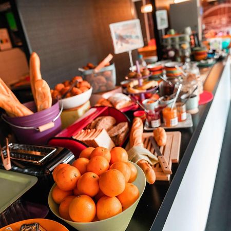 Hotel Ibis Styles Paris Velizy Esterno foto